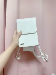 ミニスクエア白クロスバッグ スマートフォンケース カードウォレット含む 新品