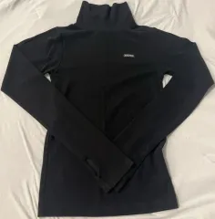 Sculptor ブラック タートルネック Tシャツ