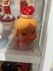 クライングベイビーフィギュア