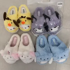 サンリオ コスチューム パジャマ ファー スリッパ 新品 正規品 ポチャッコ クロミ マイメロディ シナモロール