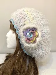 ハンドメイド　ホワイト　カールファー　パステル　ベレー帽　ニット帽