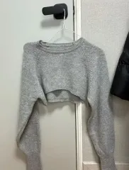 新品 クロップドニット