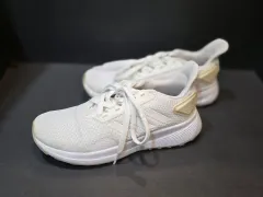 230mm アディダス ロード ランニングシューズ 白/ベージュ