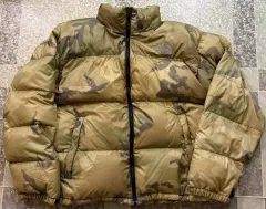 THE NORTH FACE ザノースフェイス カモフラージュ センターロゴ Nuptse(ヌプシ) 700 ダウン