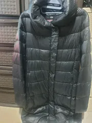 UNIQLO ブラック 軽量ダウンコート