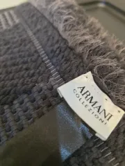 アルマーニ コレッツィオーニ ツートン グレー マフラー