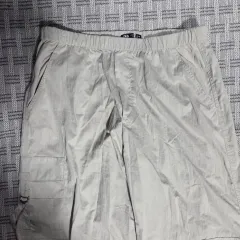 ザラ カーゴ ズボン ベージュ