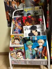 アニメ雑誌まとめ + 装飾品 売り (僕のヒーローアカデミア 鬼滅の刃)