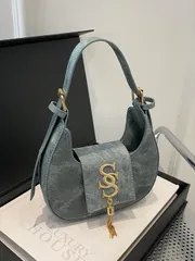 バッグ レディース ショルダーバッグ 2024年冬 レディース パーソナライズ クロスボディバッグ、新作韓国スタイル クレセント型 カジュアルファッション チェーンショルダーバッグ、トレンディークレセントムーンバッ