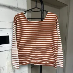 スクエアネック ストライプ 長袖 Tシャツ