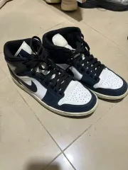 ナイキ エアジョーダン1 ミッド 白/黒 スニーカー