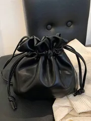 バッグ レディース ショルダーバッグ ファッショナブルなカジュアル 多機能 ドローストリング ホーボー バケット クロスボディ バッグ