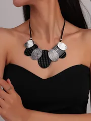 ジュエリー レディース ネックレス ビーズデコレーション 楕円形 ペンダントネックレス