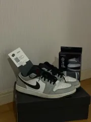 NIKE ジョーダン 1 ロー ライト スモークグレー フルセット 出品