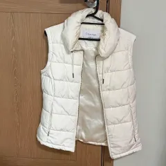 カルバン・クライン 白 ダウンベスト