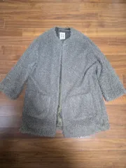 ショート丈ボアフリースコート