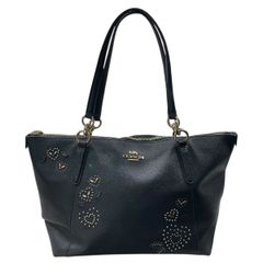 COACH 》シボ革ショルダーバッグ 花スタッズ 金チェーン 2way - メルカリ