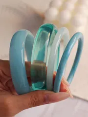 ジュエリー レディース ブレスレット レジン製 マルチカラー アクリルバングルブレスレット 4個セット、ファッション性と汎用性のある女性の日常着用用