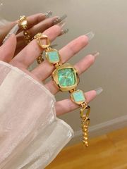 Item thumbnail for item dc563426-c90e-41b2-b00e-cabcfd96f242