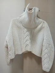 アイボリー ケーブル クロップド ニット