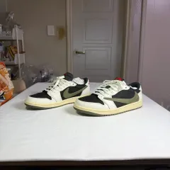 NIKE ジョーダン1 X トラヴィス スコット レトロ ロー OG SP スニーカー