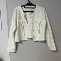 ブークレカーディガン アイボリー