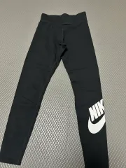 ナイキ ブラック レギンス スウッシュ ロゴ