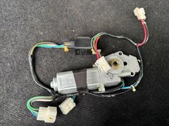 デリカ スペースギア PD6W サンルーフモーター 2列目 中古 - メルカリ