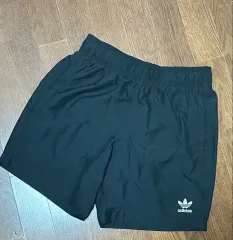 (S) adidas ハーフパンツ