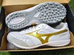 新品 ミズノ モレリア サラ JPN TF Bright Goldパック