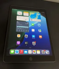 iPad 第8世代 128GB Wi-Fi グレー 中古 　　++923397