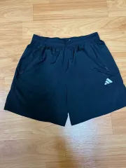 アディダス ブラック ハーフパンツ ジッパーポケット