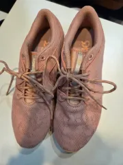 アシックス ピンク レディース スニーカー