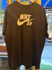 ナイキ SBロゴ ブラック 半袖 Tシャツ