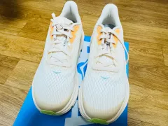 新品 HOKA ONE ONE ホカオネオネ キッズ 235