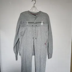 トミーヒルフィガー トレーナー セットアップ SET 95/32