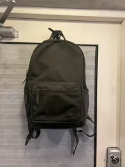 ナイキ バックパック バッグ カーキ色