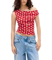 アーバンアウトフィッターズ レディース トップス Tシャツ BDG Urban Outfitters Fia Spot Short Sleeve OffTheShoulder Top Red レッドのサムネイル