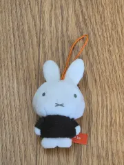 ミッフィー ぬいぐるみ キーホルダー 黒 ONE PIECE (古典)