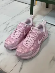 ナイキ v2k ピンク 250-日本 限定モデル 商品