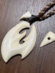 ボーンカービングネックレス(sw71-2)Sサイズ マッコウ復刻版 - メルカリ