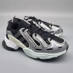 アディダス イクイップメント ガゼル レディーススニーカー 23.5センチ