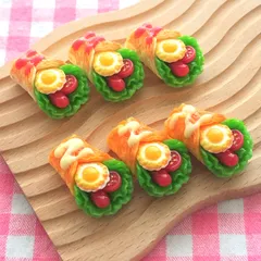 【1153】80個 デコパーツ ミニチュア ラップサンド 目玉焼き レタス ウィンナー トマト ミックス まとめ売り ガチャ詰め キーホルダー ホイップデコ 貼り付けパーツ かわいい ままごと ドールハウス ワークショップ 樹脂 カボション レジン セット