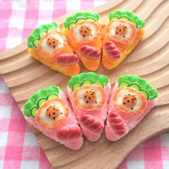 【1154す】100個 デコパーツ ミニチュア ピザ パン サンド 目玉焼き ウィンナー レタス きゅうり まとめ売り ガチャ詰め キーホルダー ホイップデコ 貼り付けパーツ かわいい ままごと ドールハウス ワークショップ 樹脂 カボション レジン セット