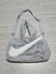 ナイキ ファー ショルダーバッグ グレー スウッシュ クロスバッグ 兼用