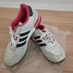 アディダス スニーカー 白 ブラック ピンク 275