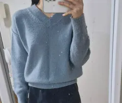 ライトブルー Vネック ニット