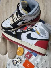 255 ジョーダン1 ユニオン ハイ ブラックトゥ/ジョーダン4 トラヴィススコット カクタス ジャック(完売)