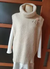 (新品)アイベージュ タートルネック ニットベスト