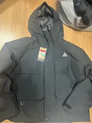 ナイキ ACG プリマロフト ブラック フード ジャケット ポップです